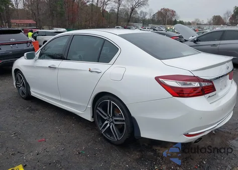 2017 Honda Accord Touring V6 z USA, uszkodzony, nr VIN 1HGCR3F9XHA022962